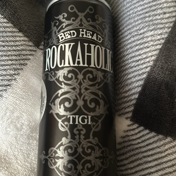 Bed Head Rockaholic dry shampoo - Picture 2 of 5